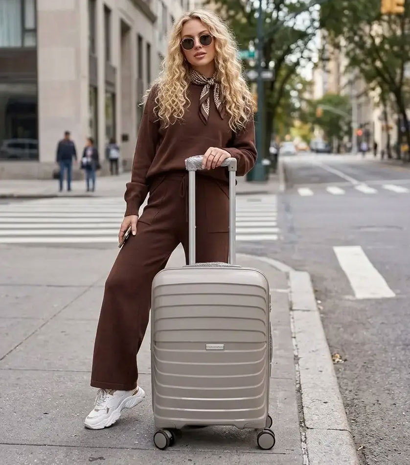 Средний чемодан Eurobags 99 milk -M- (64 см)