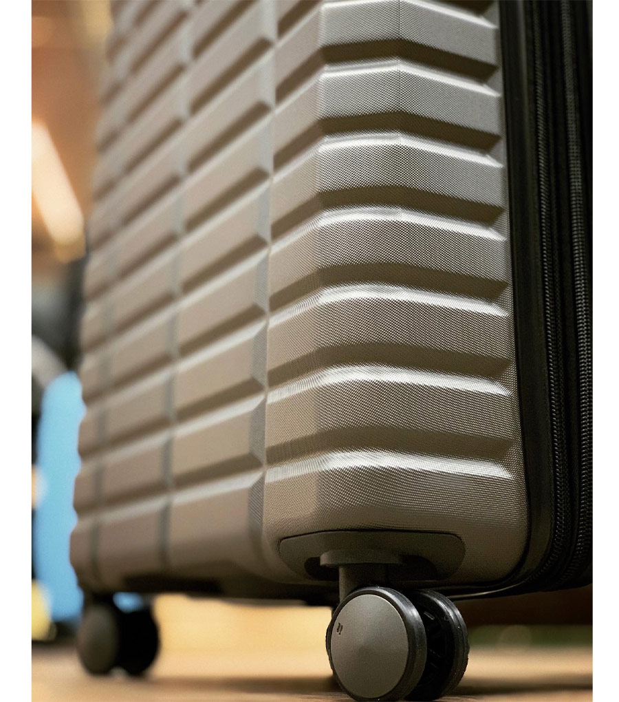 Большой чемодан IT Luggage Uphold 16-2432-08 (83 см) - Dark grey