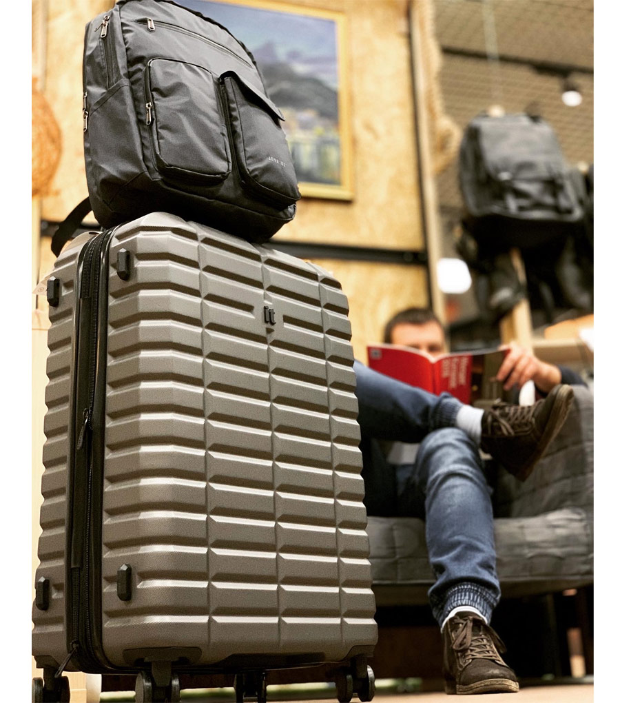 Большой чемодан IT Luggage Uphold 16-2432-08 (83 см) - Dark grey