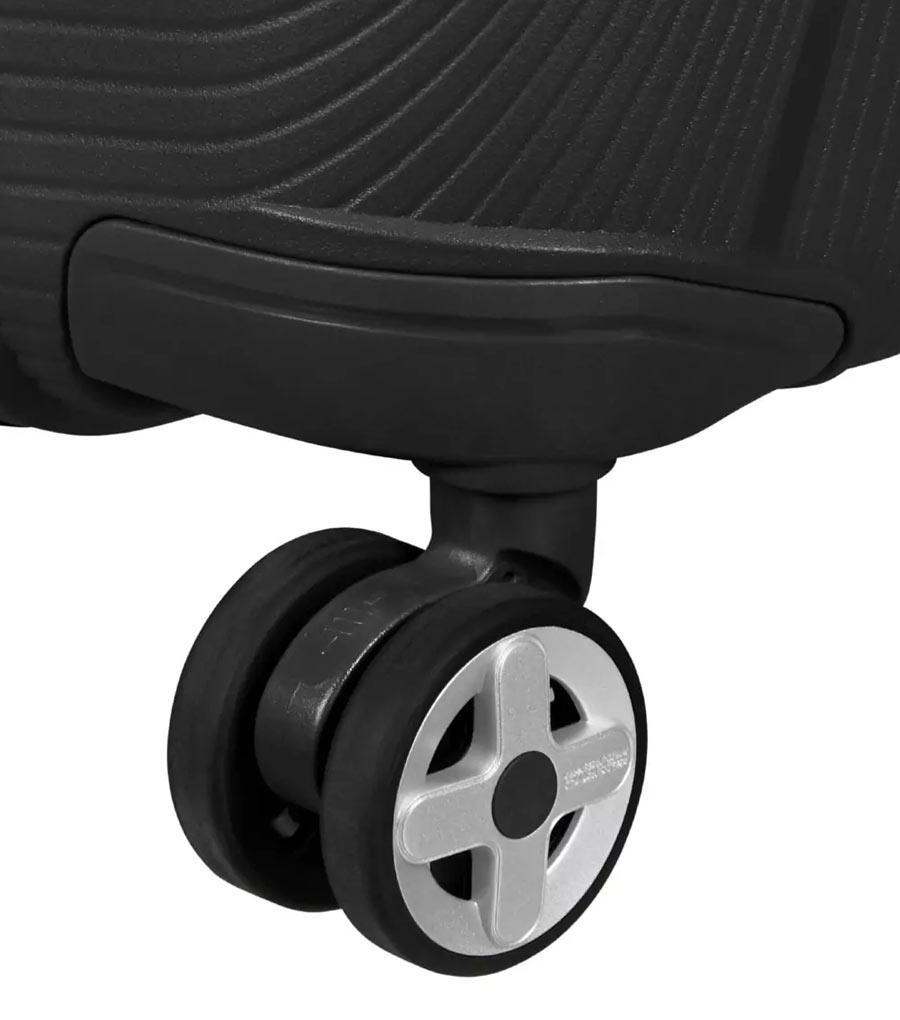 Большой чемодан American Tourister Starvibe MD5*09004 (77 см) - Black