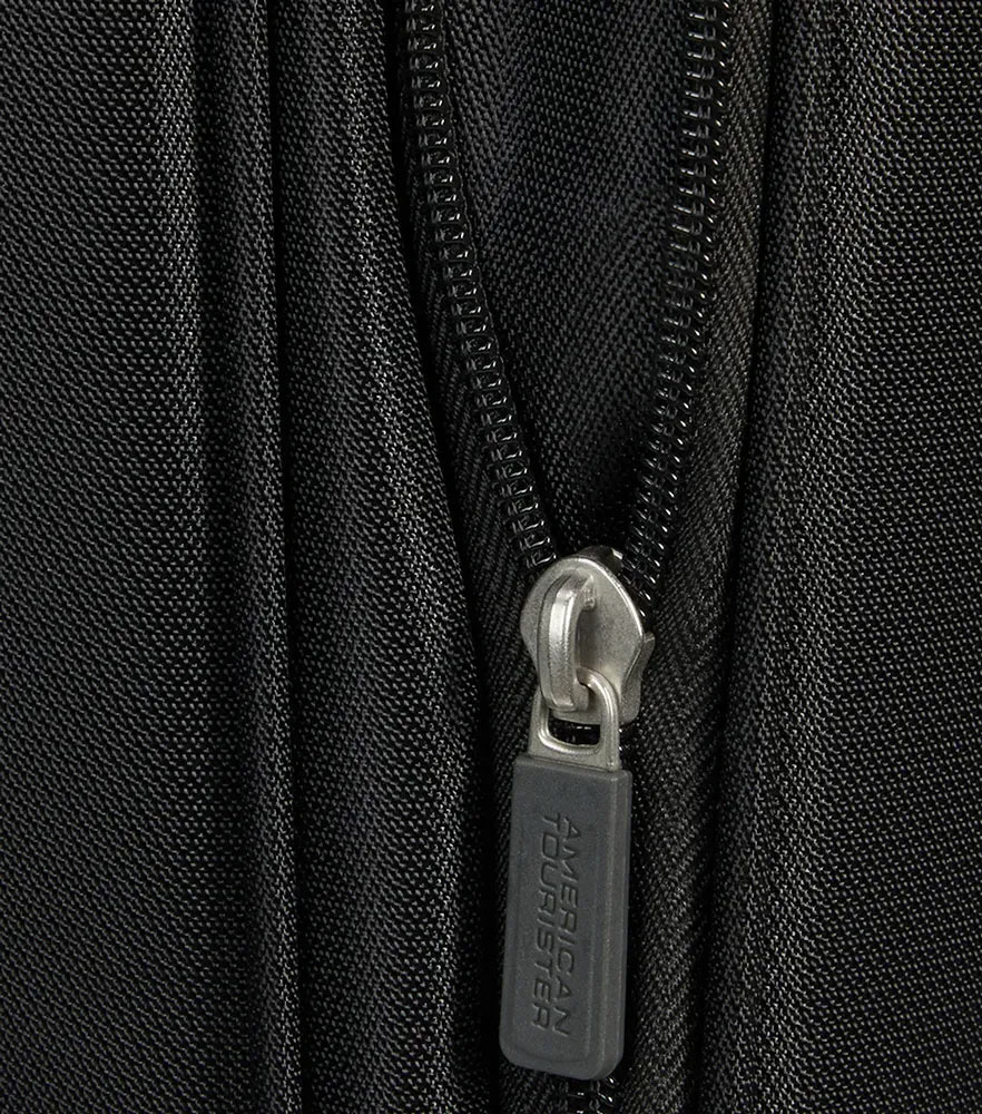 Большой чемодан American Tourister Summerride Black (80 см) ME7*09006