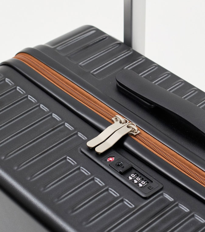 Средний чемодан L-case Roma (M - 64 см) черный