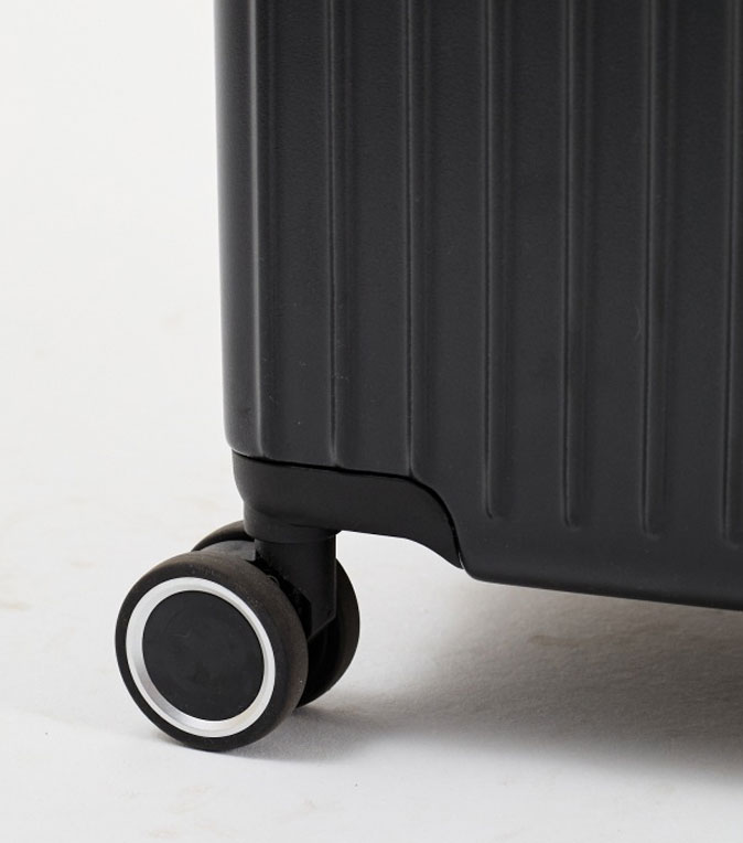 Средний чемодан L-case Roma (M - 64 см) черный