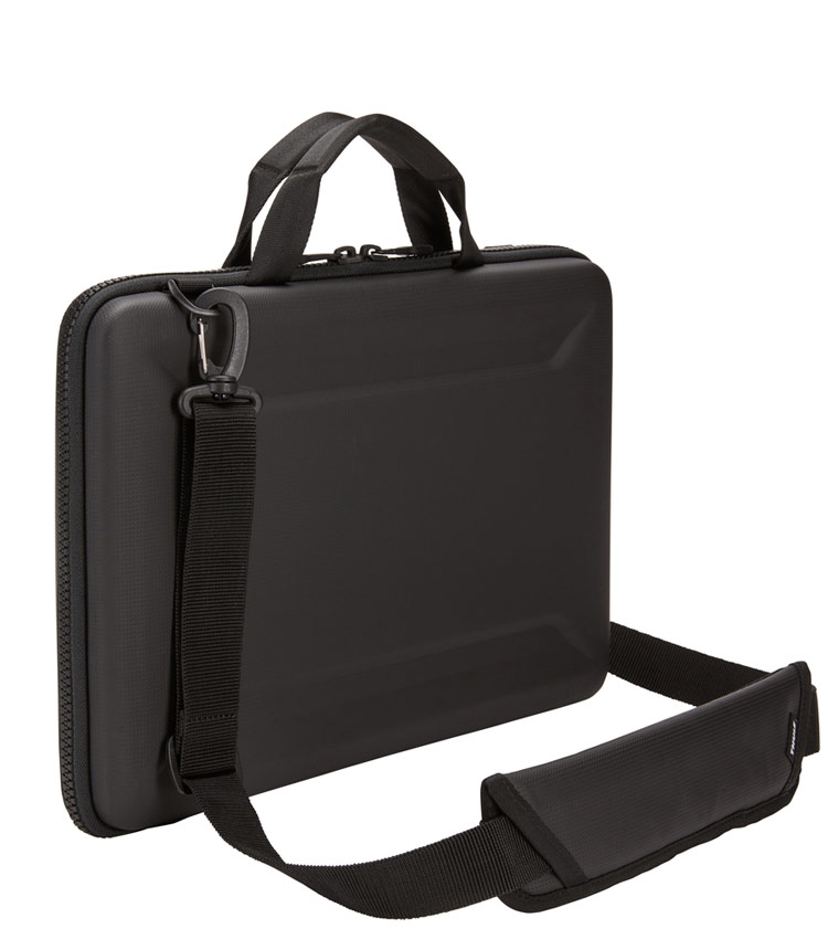 Жесткая сумка Thule Gauntlet 4 для MacBook 15 (TGAE2356BLK)