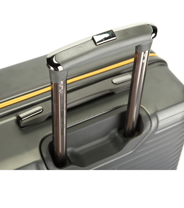 Средний чемодан спиннер Transworld 17147 red (67 см)